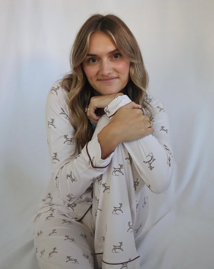 Women’s Pajama Set - Dancing Deer