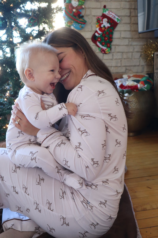 Women’s Pajama Set - Dancing Deer