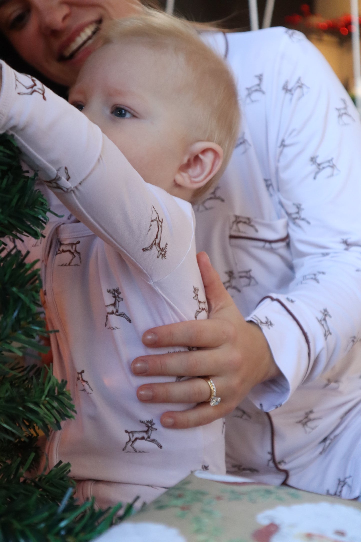 Women’s Pajama Set - Dancing Deer